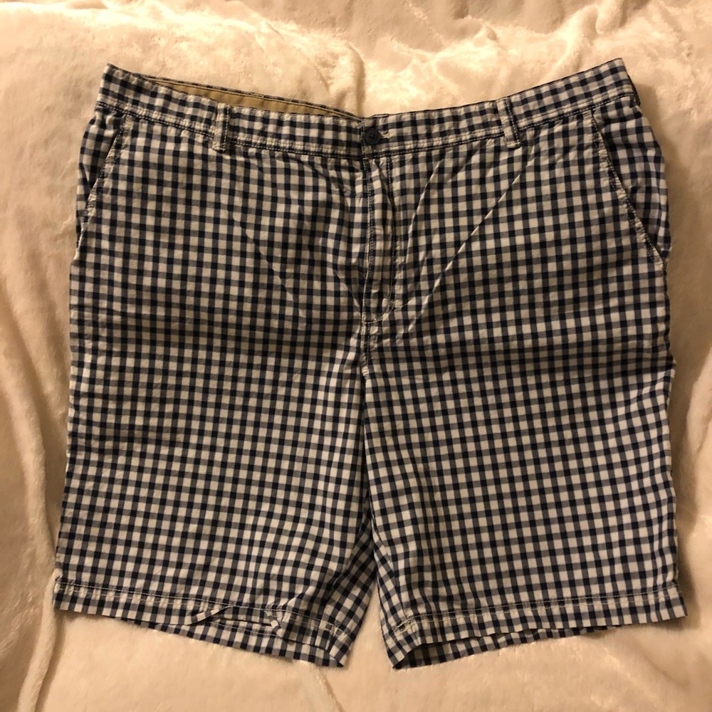Izod men’s shorts